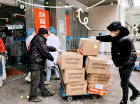 如意菜飯 如意餛飩為蘇州相城人民醫(yī)院的醫(yī)護人員送去了5000份愛心如意食品