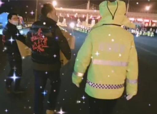 如意餛飩南通中專店為南通交警大隊(duì)執(zhí)勤人員送去愛心餐