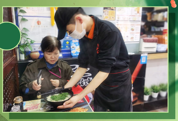 是真愛(ài)啊！自己開(kāi)如意餛飩店后鼎力推薦8位親友齊開(kāi)店！店店爆滿！