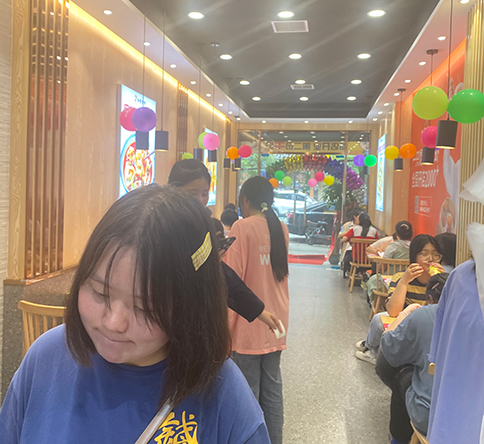 熱烈祝賀湖北黃石如意餛飩大冶實驗中學(xué)店盛大開業(yè)！